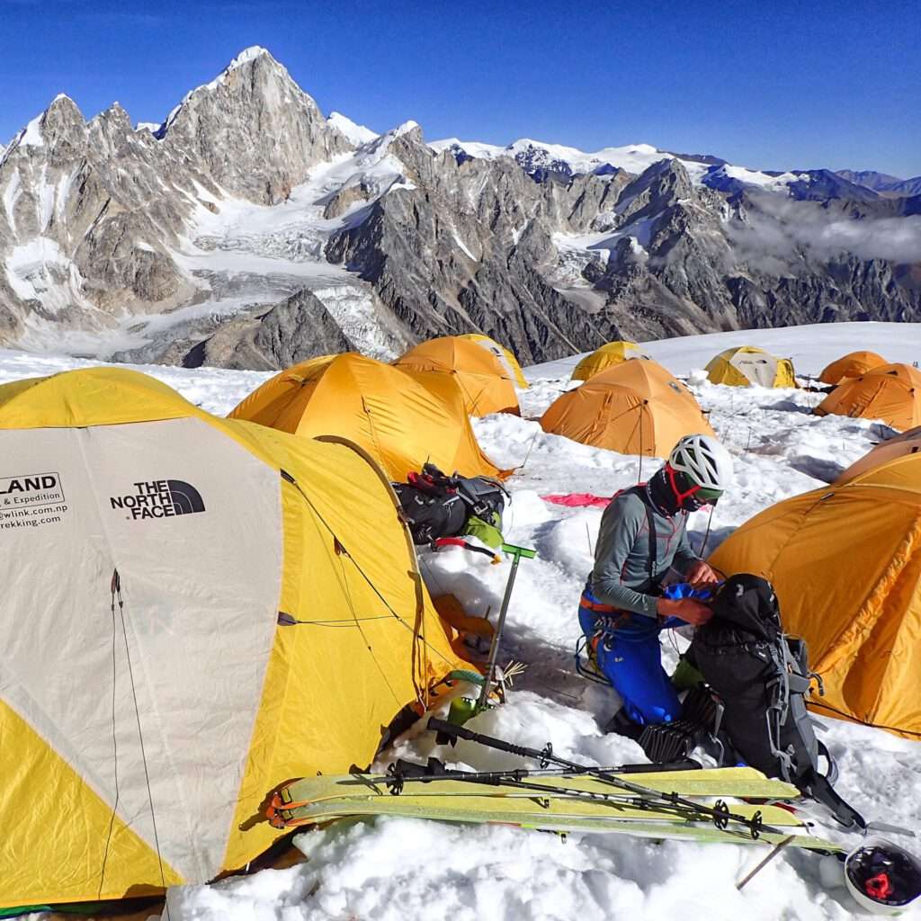 Vertical.Guide -Himalaya Manaslu high camp 3-01